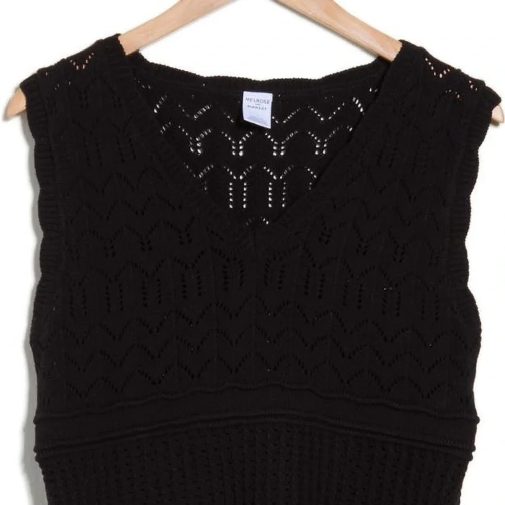 Melrose and Market Black V-Neck Sweater Vest - Picture 5 of 8